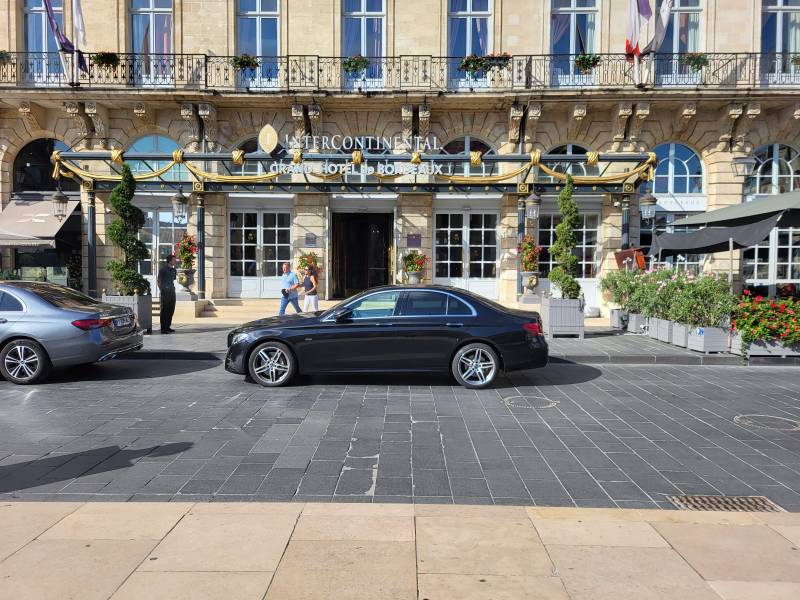 Réserver ou  louer les services de nuit  pas cher sur réservation d'un chauffeur privé vtc  pour toutes destinations Bordeaux,Gironde ou  Nouvelle Aquitaine